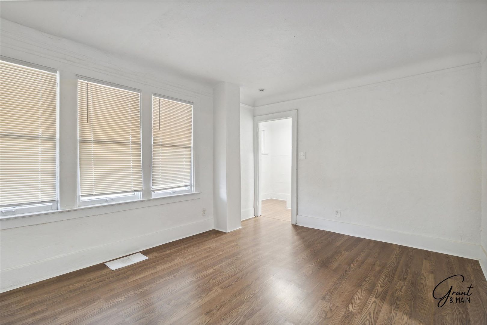 4 bedroom large home – photo 4