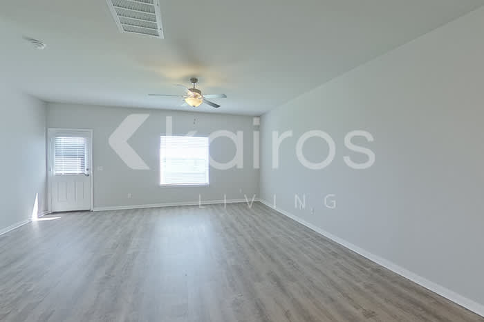712 Saint James Place – photo 2