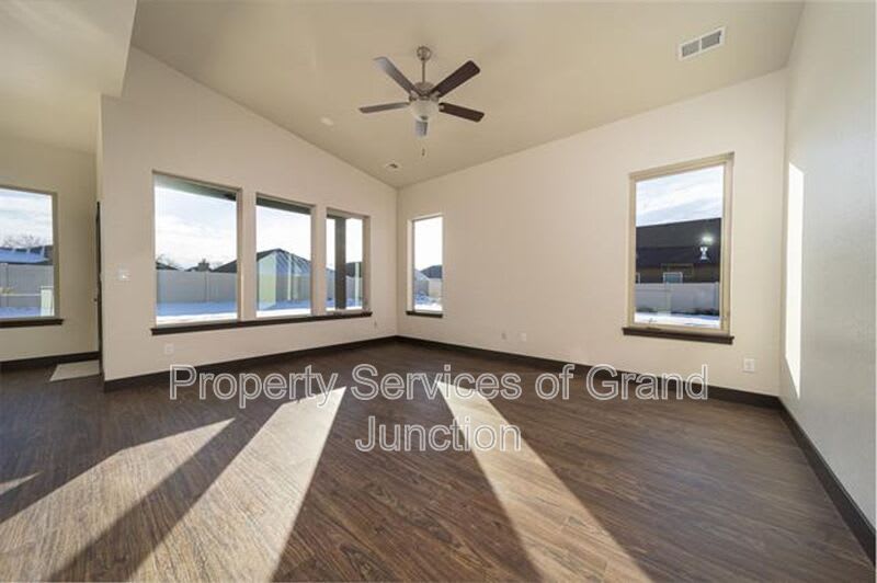 2469 Apex Avenue – photo 3