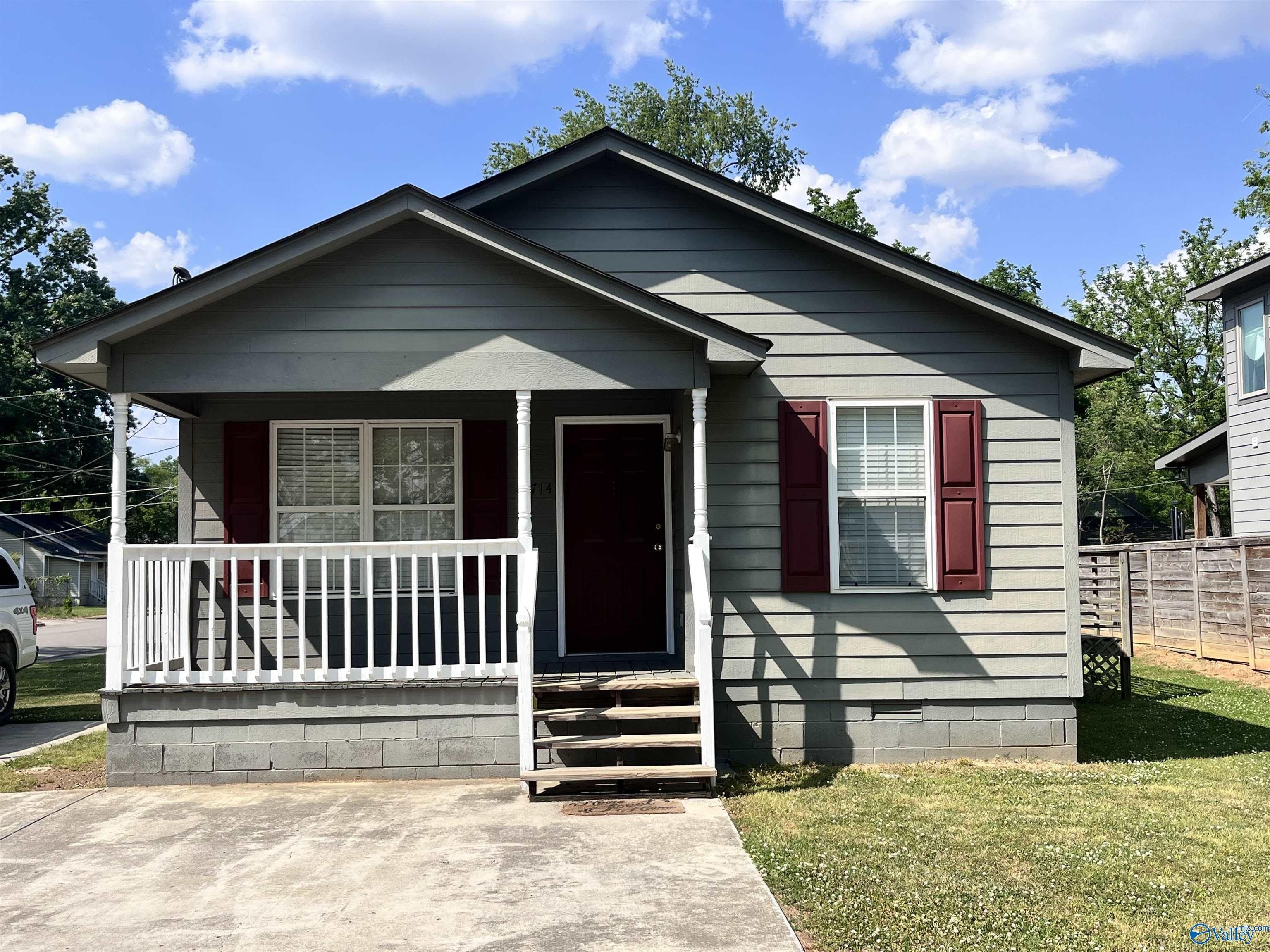 2714 9th Avenue – photo 1