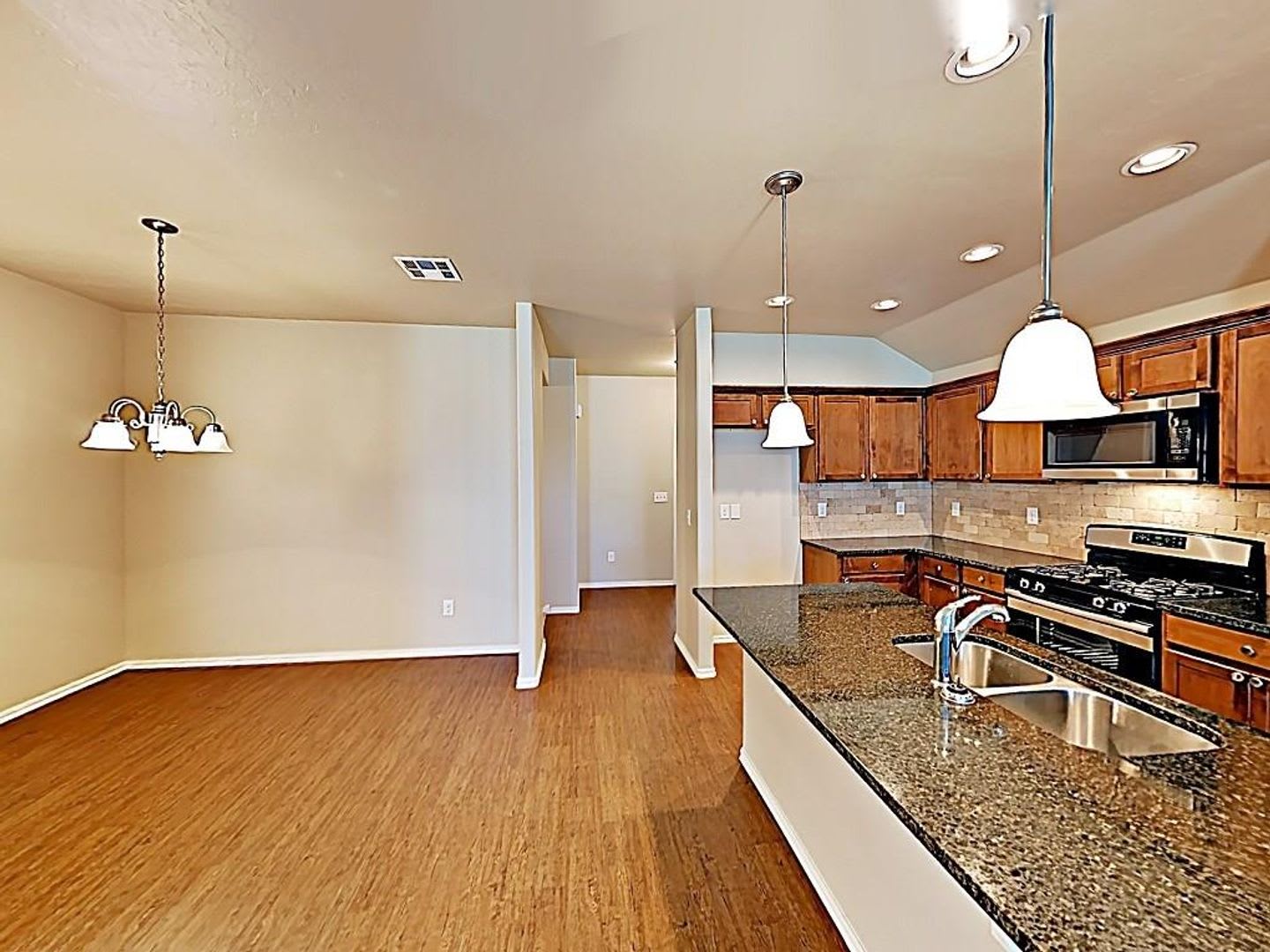 Very Nice 4 Bedroom 2 Bath Home in Yukon Schools – photo 4