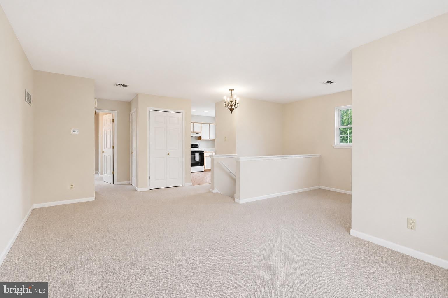 700 BRADFORD Terrace – photo 4