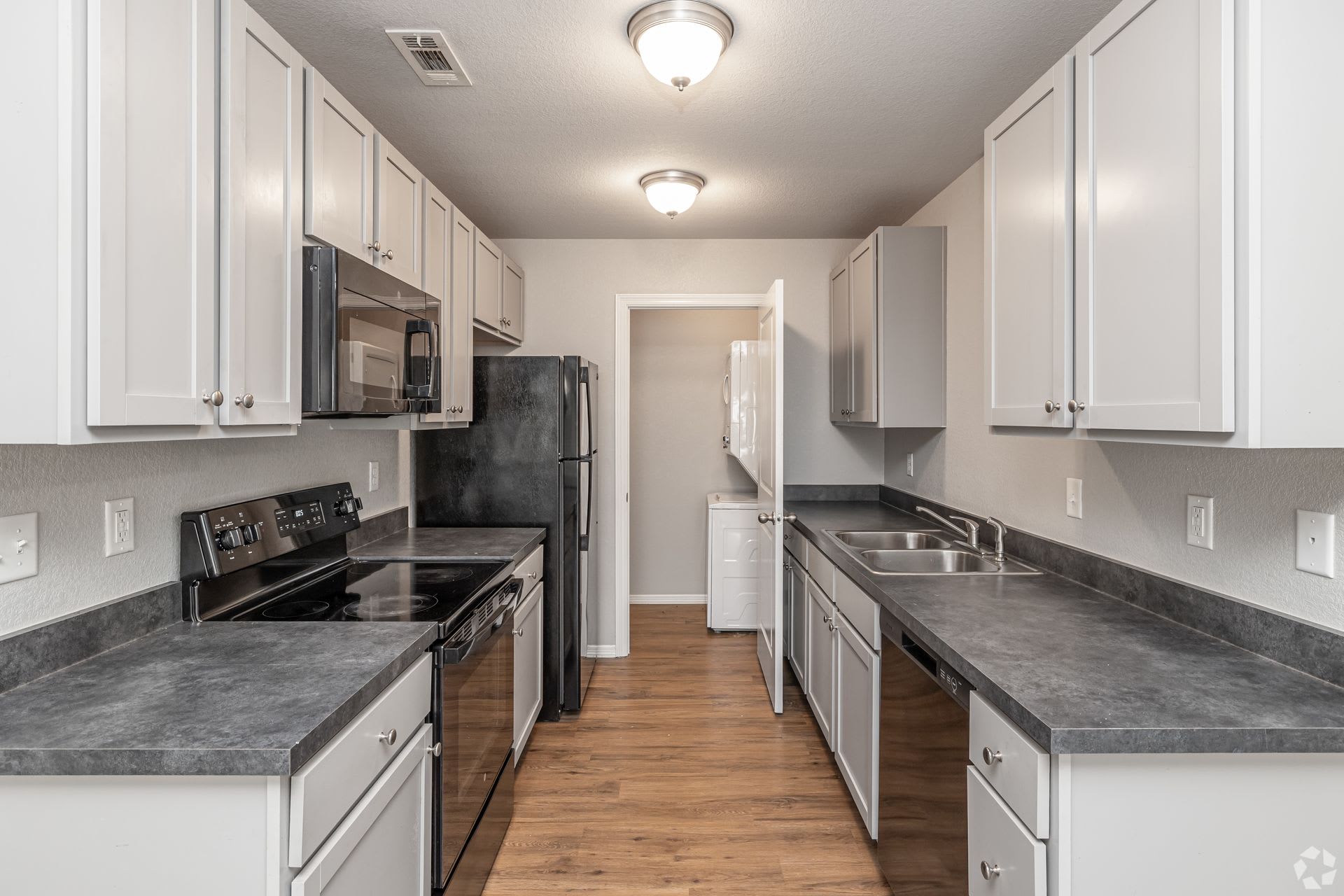 Montclair Court – photo 2