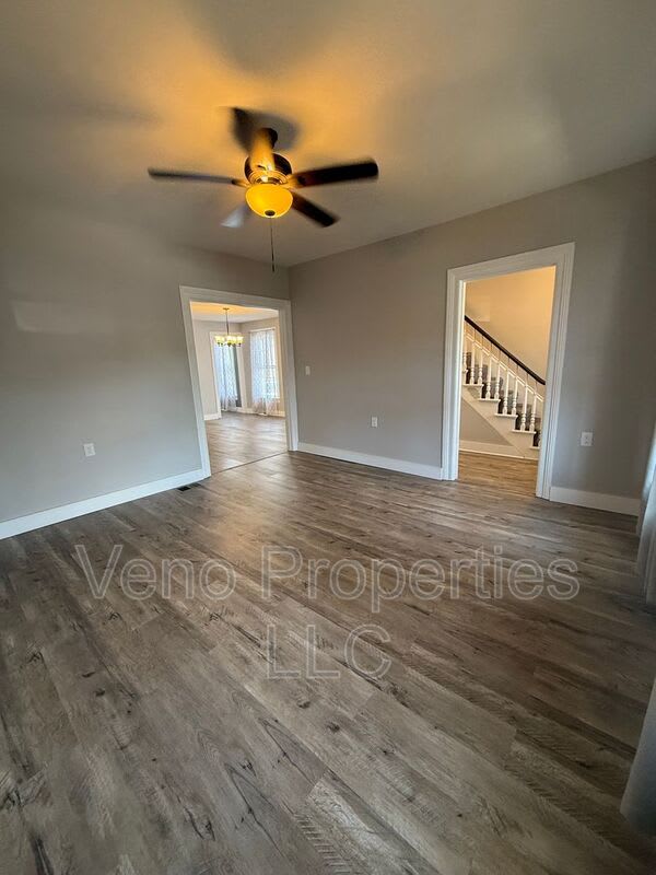 81 Bath St – photo 4