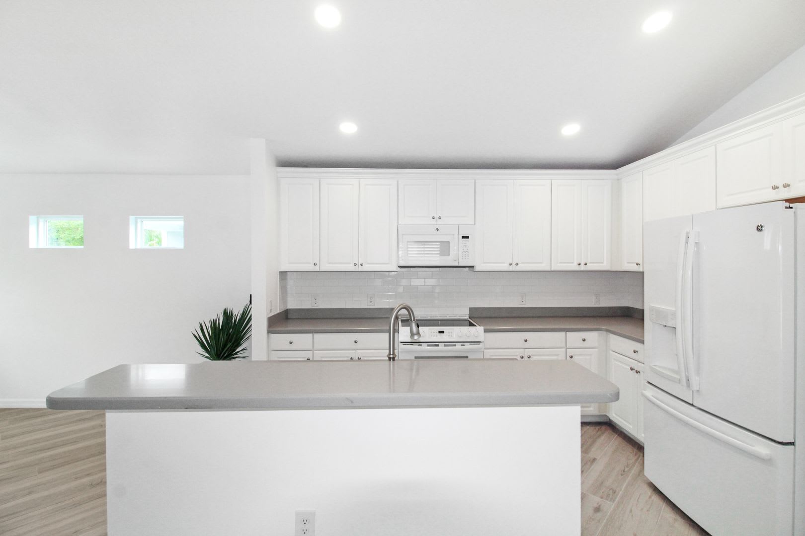 Grand Palm Annual Home for Rent – photo 4