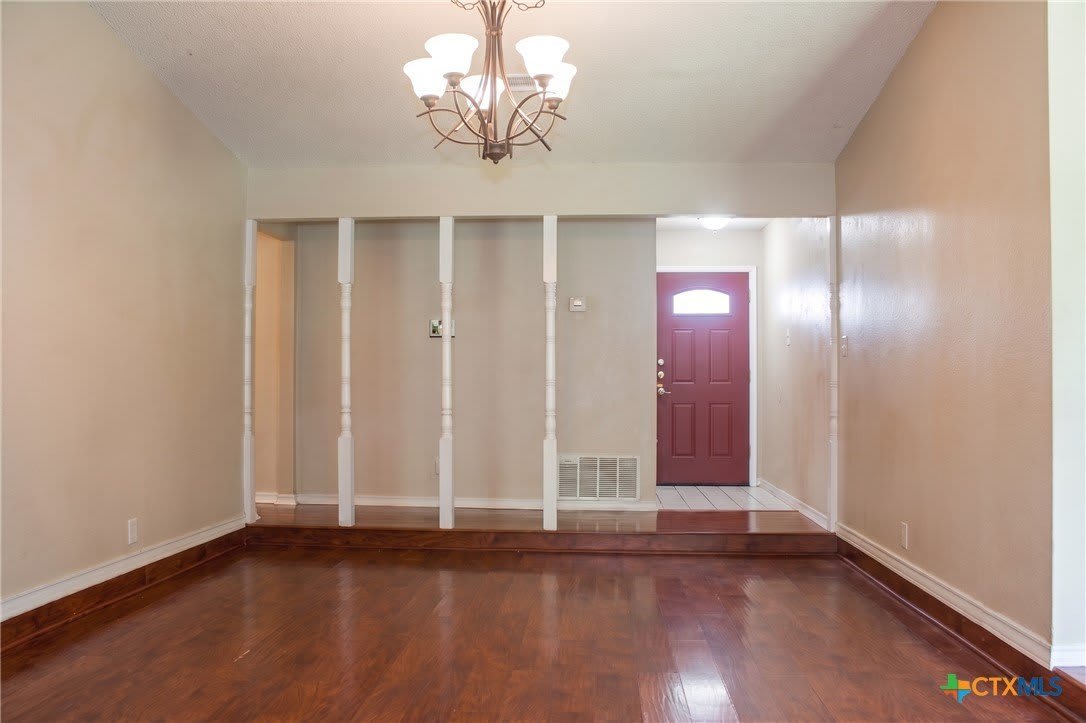 211 E Hogan Drive – photo 2