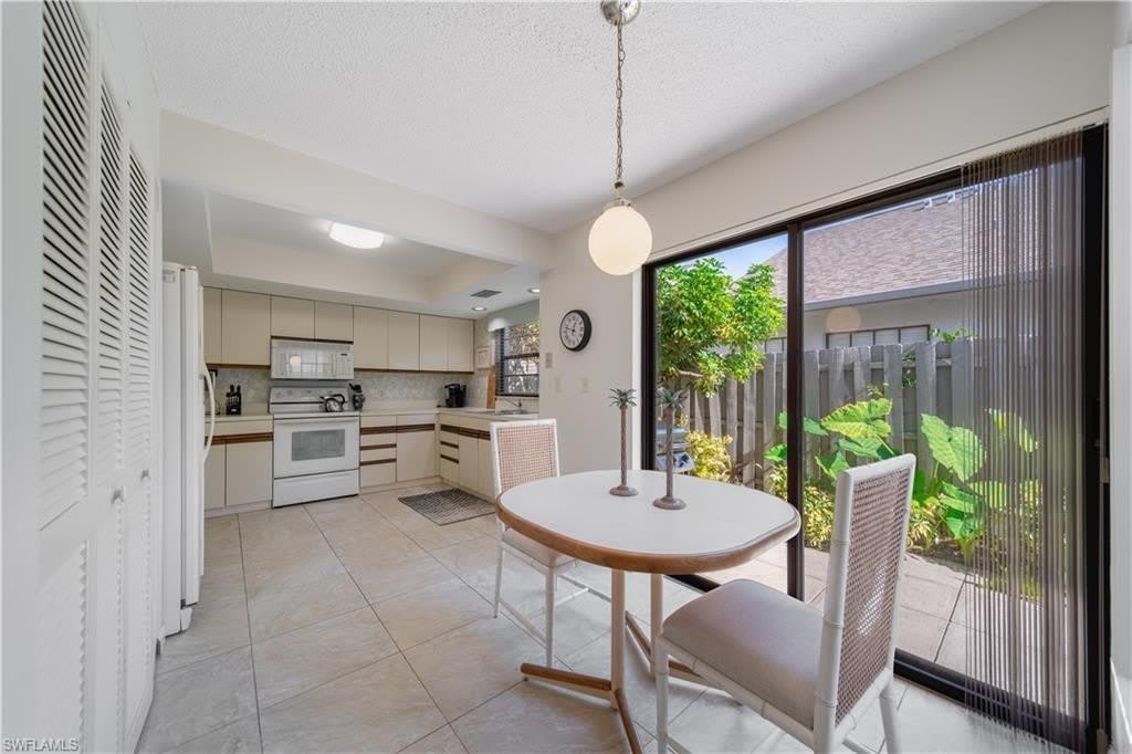 878 Meadowland Dr – photo 5