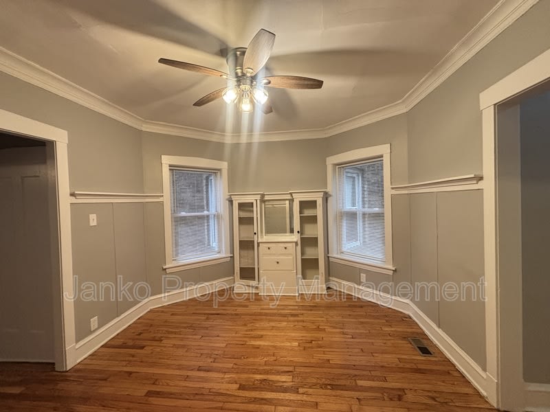 6525 S Evans Ave – photo 2