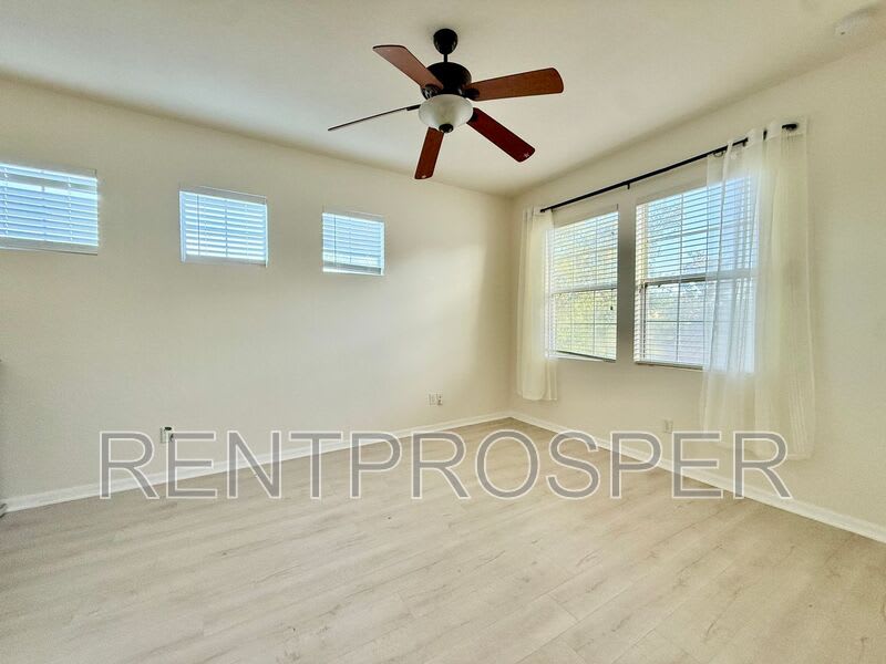 449 Glastonbury Dr – photo 5