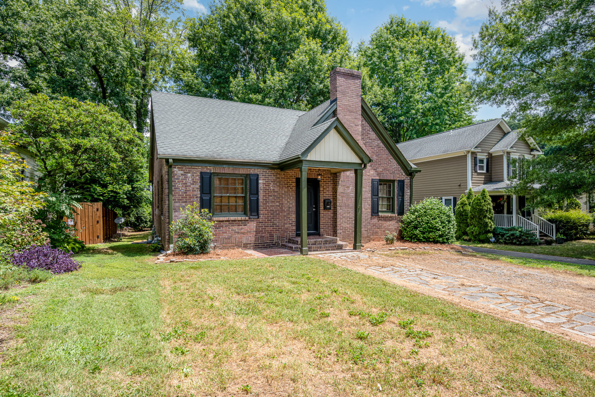 2035 Chesterfield Avenue – photo 1