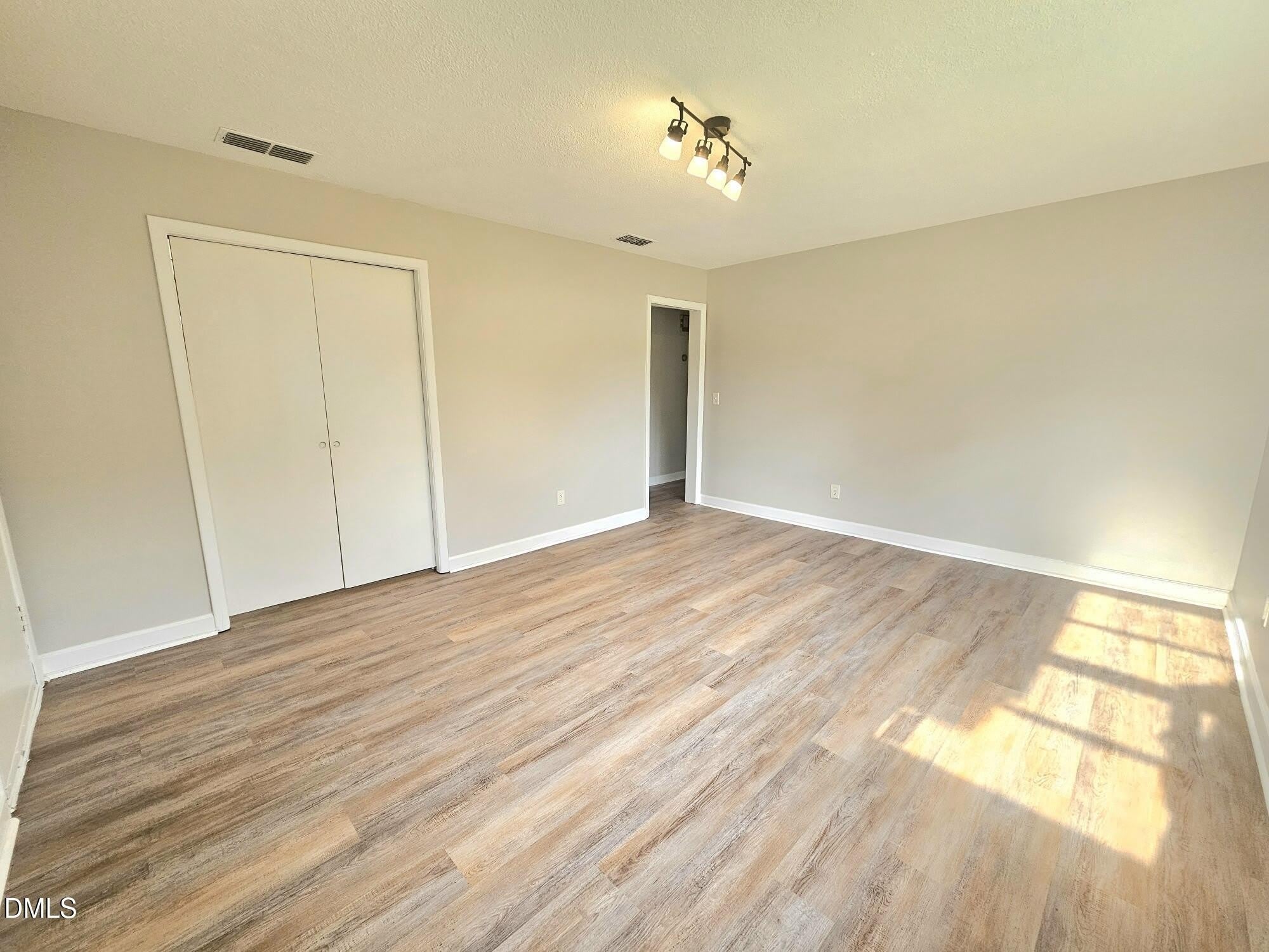408 Oak Street – photo 4