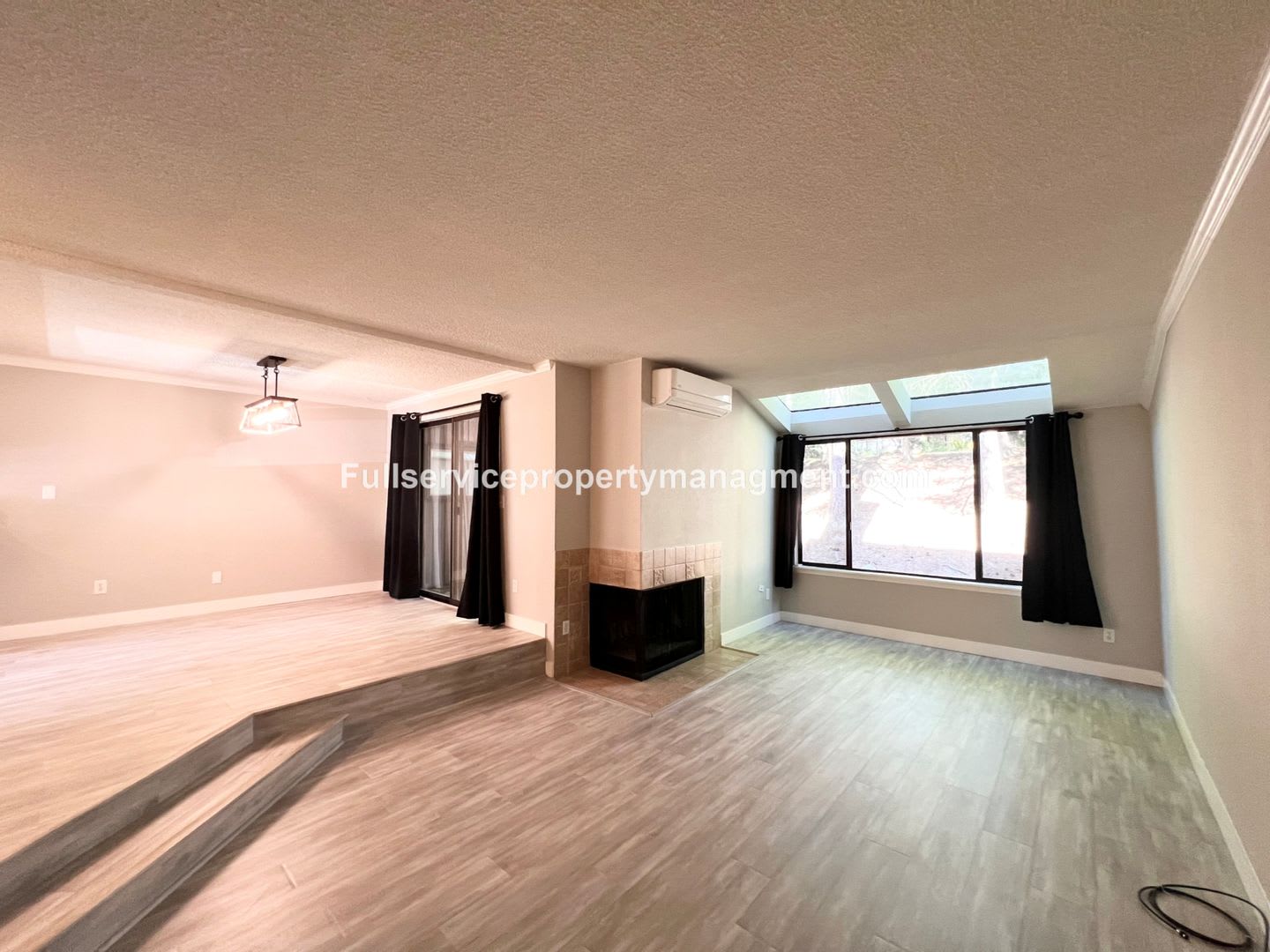 Spacious and bright Bellevue condo with AC in every room! – photo 5