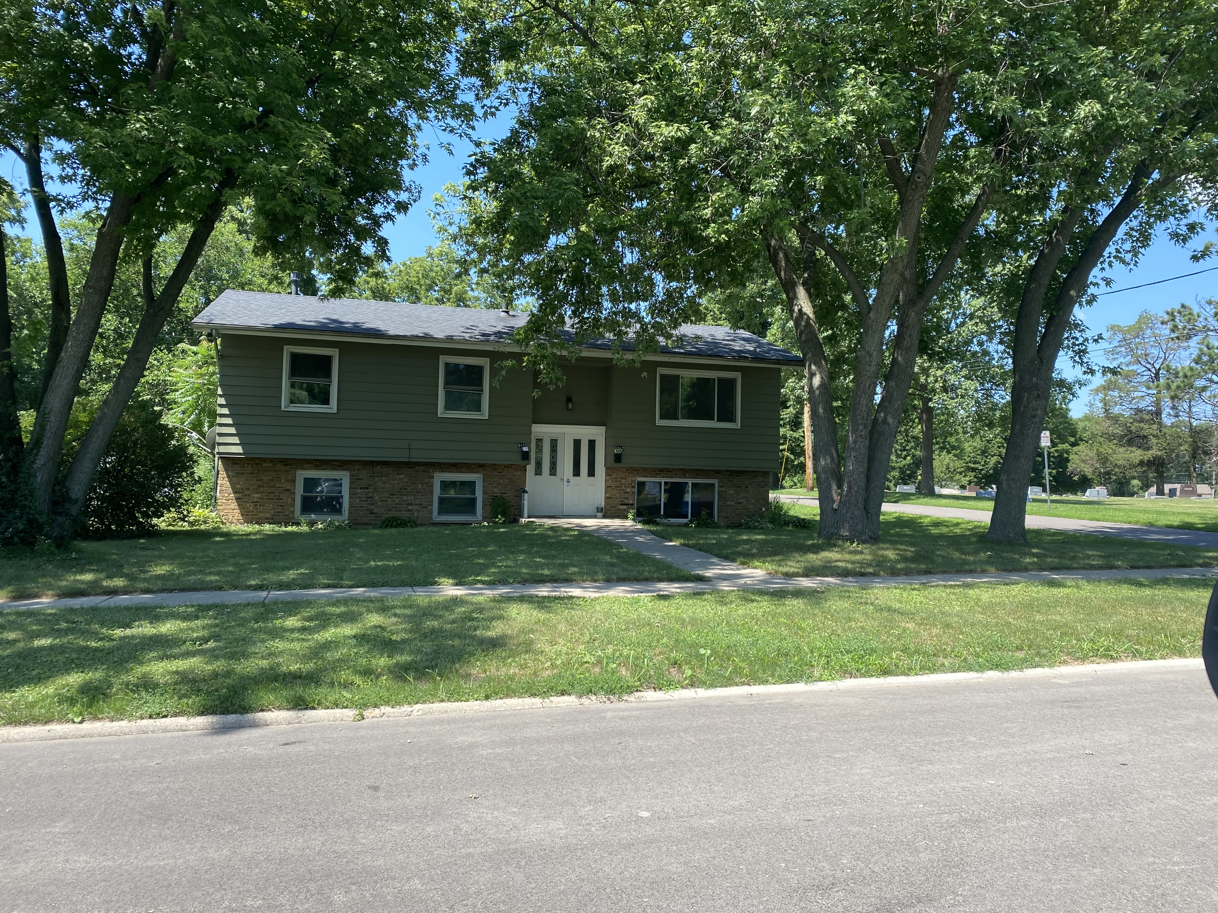 917 Park St – photo 1