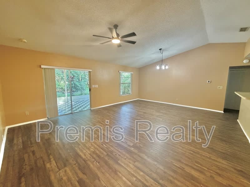 3371 Brodie Way – photo 4