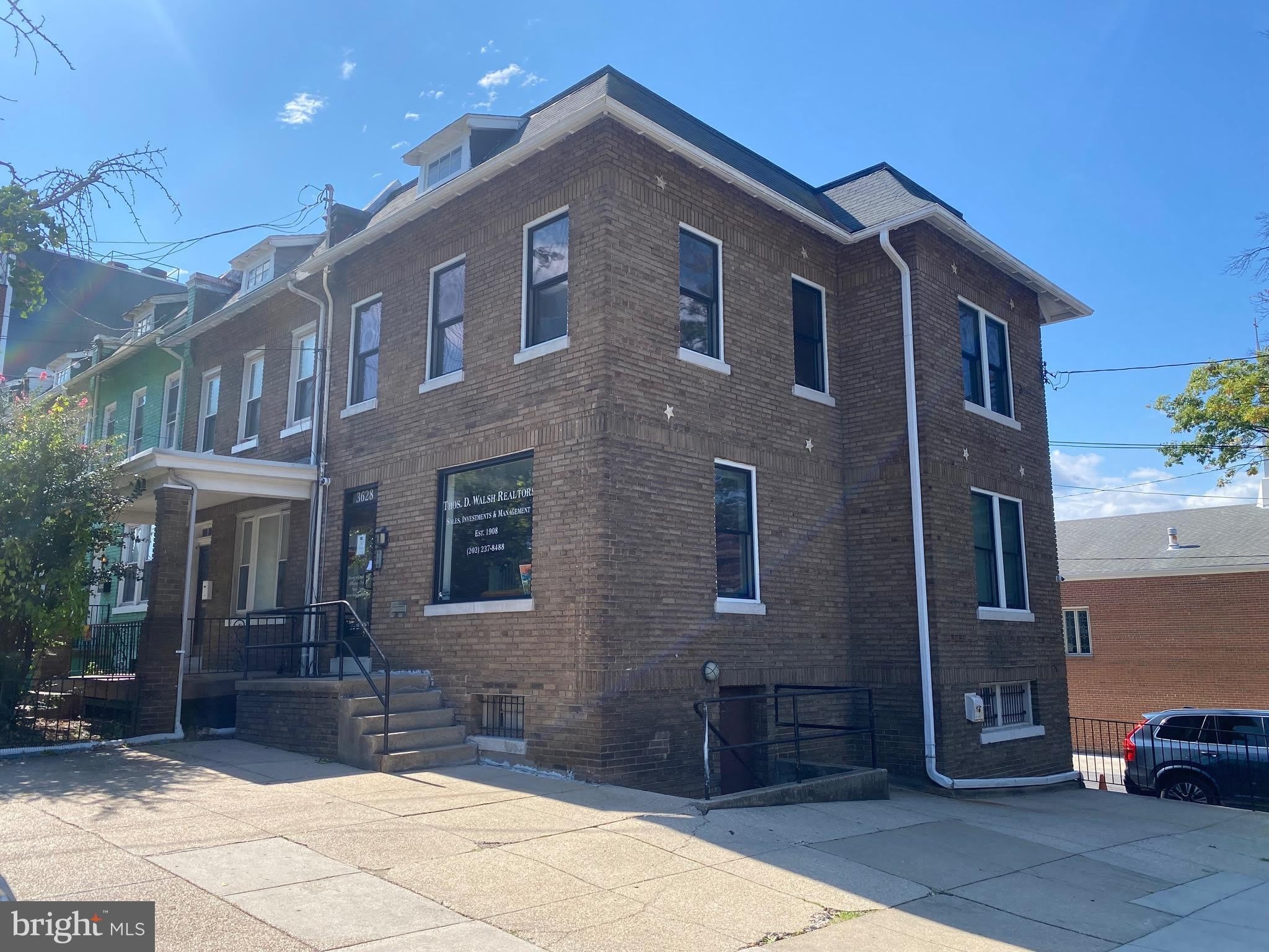3628 12TH Street NE – photo 3