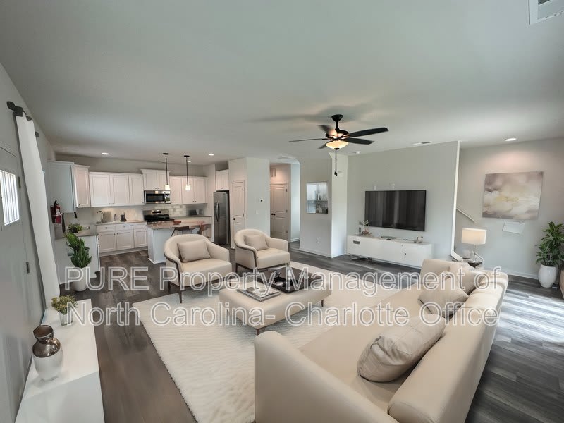 2649 Hemphill St – photo 1