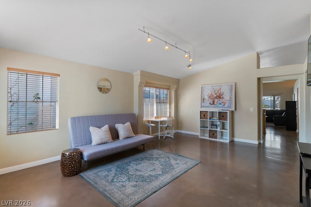 9828 Pioneer Avenue – photo 4