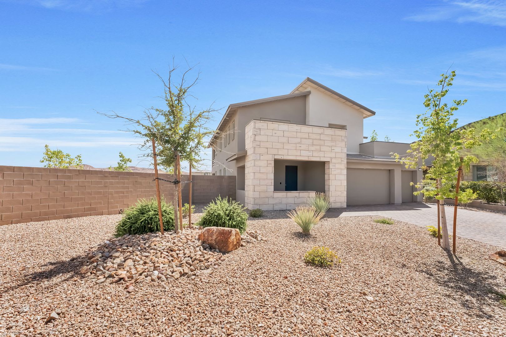 Modern Luxury on an Expansive Homesite in Summerlin West! – photo 2