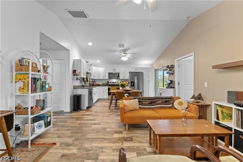 27433 Las Lomas Drive – photo 3