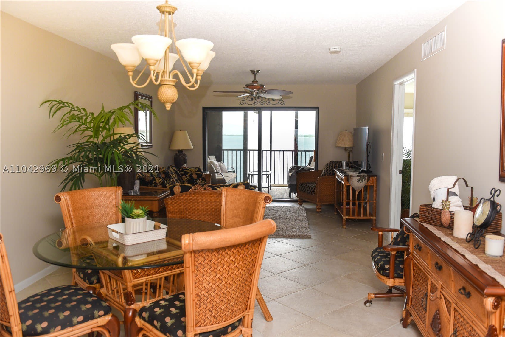 20 NE Plantation Rd – photo 4