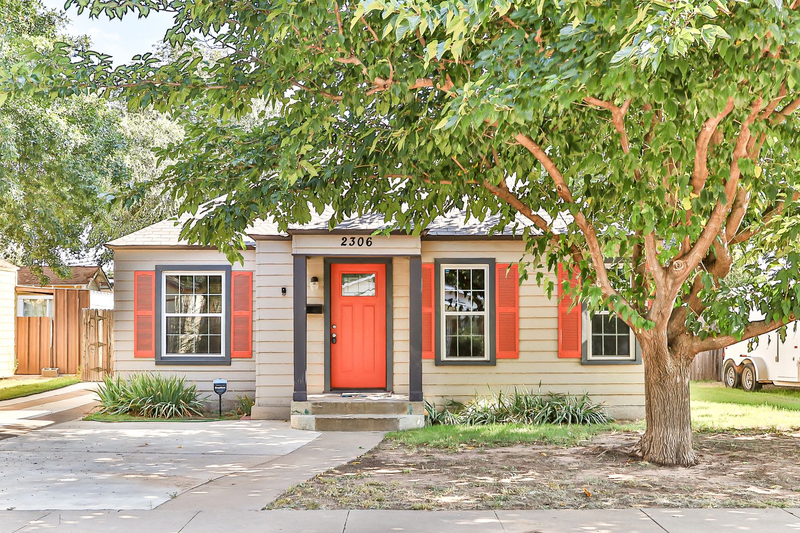 2/1 FOR LEASE – photo 2