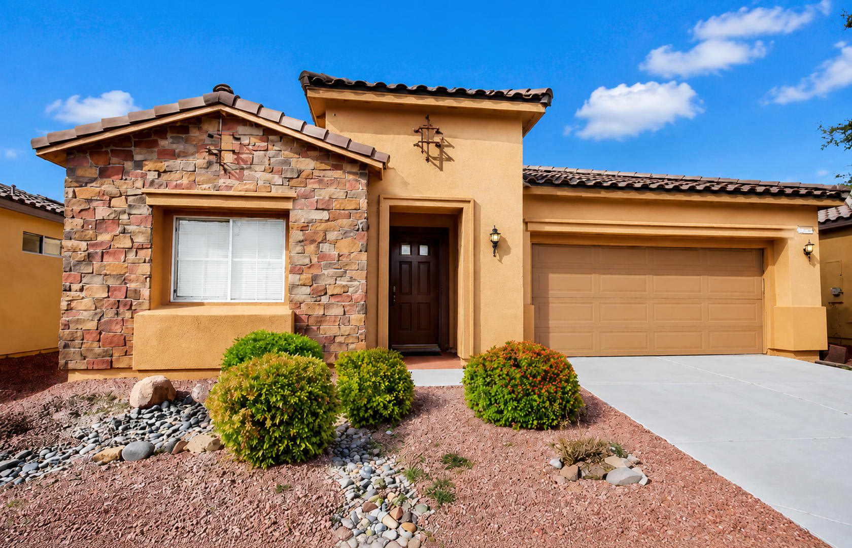 Spacious Pahrump Rental with Mountain Views & Golf Community Amenities – photo 1