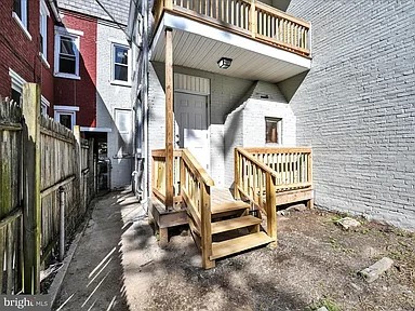 Newly Renovated 4 Bedroom Home in York City School District! – photo 3