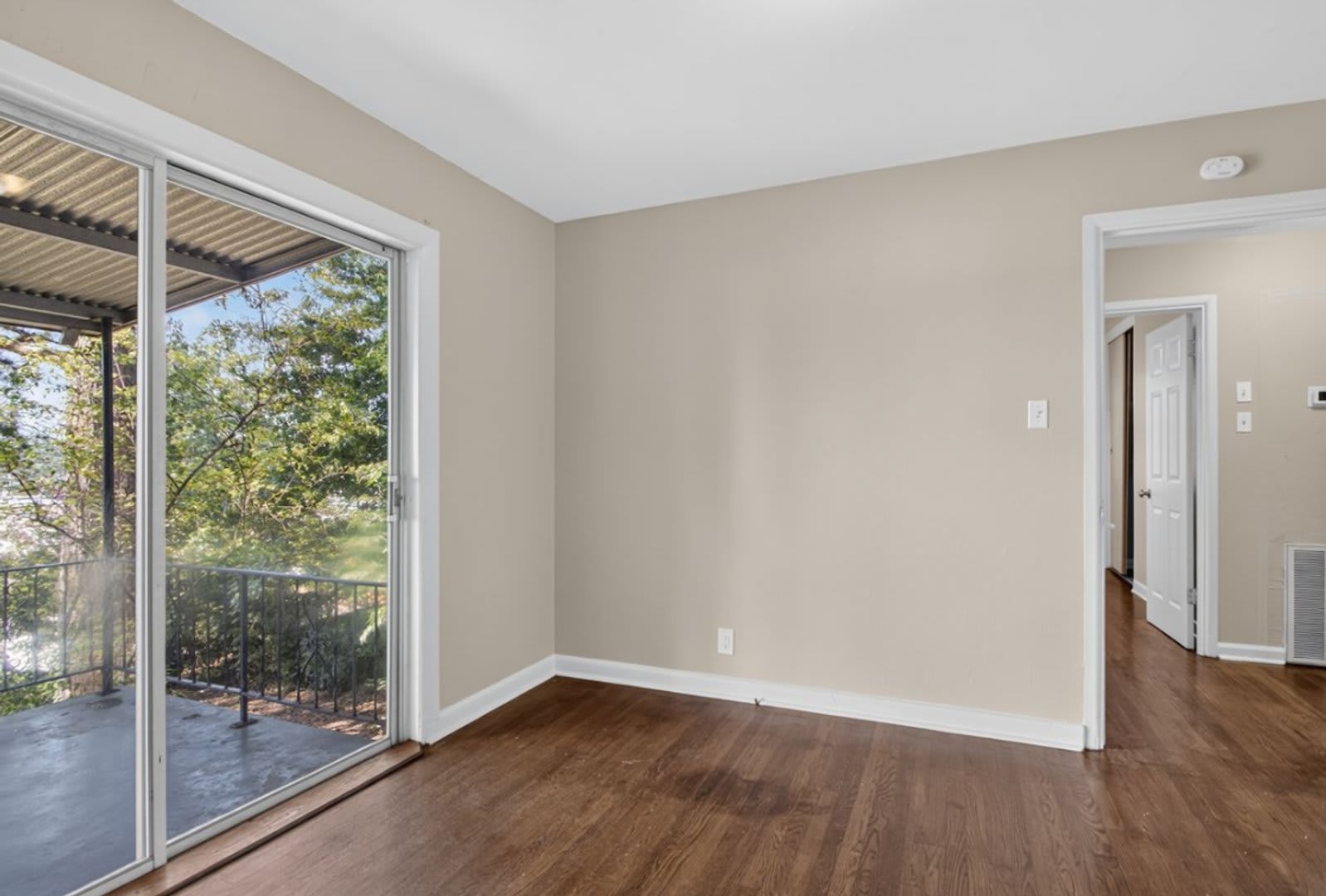 Charming 3-Bedroom Home in a Convenient Little Rock Location – photo 4