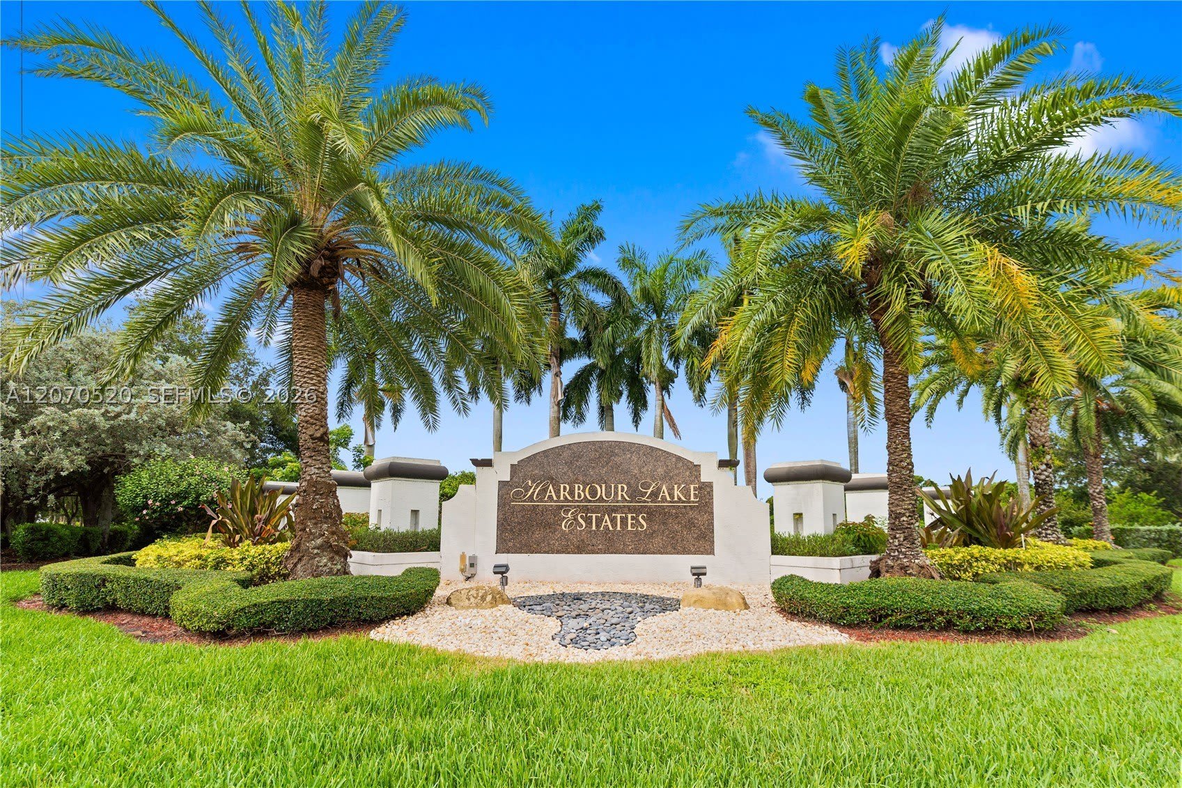 18794 SW 17th Ct – photo 1