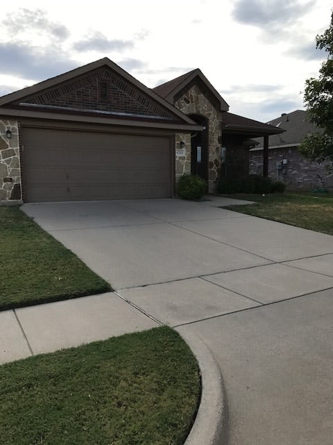 3 2 2 Fort Worth Side Of Granbury Gemstone Estates – photo 2