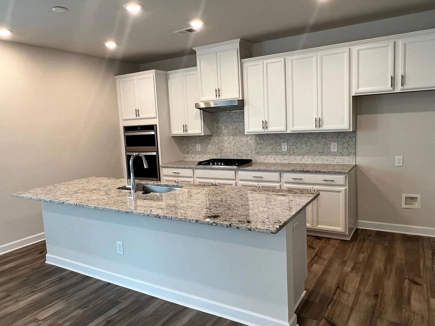 Rooms in 4 Bedroom Home at Laughing Gull Dr – photo 5