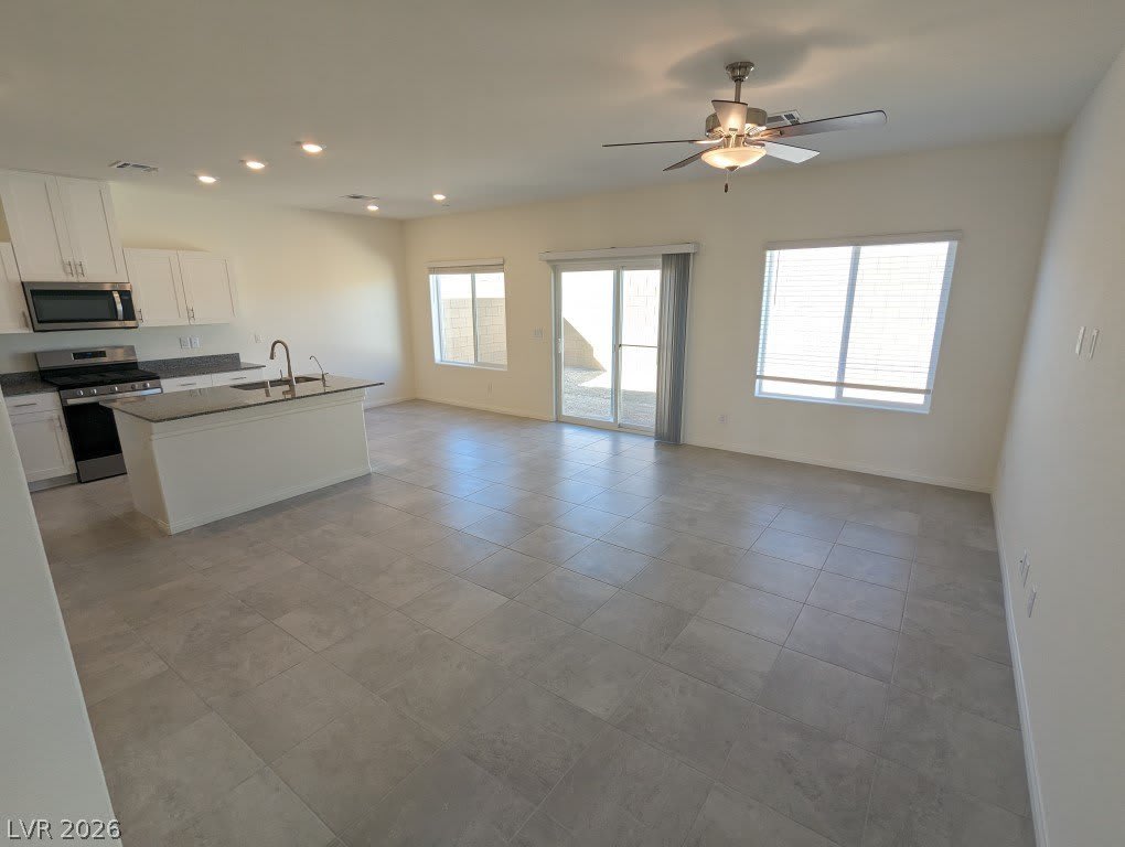 7071 Alabaster Peak Street – photo 3