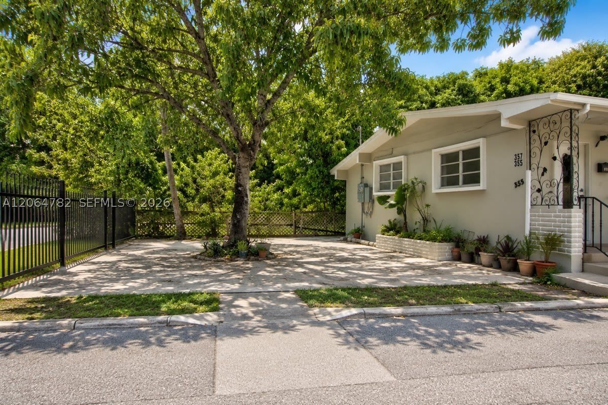 355 NE 55th Ter – photo 4