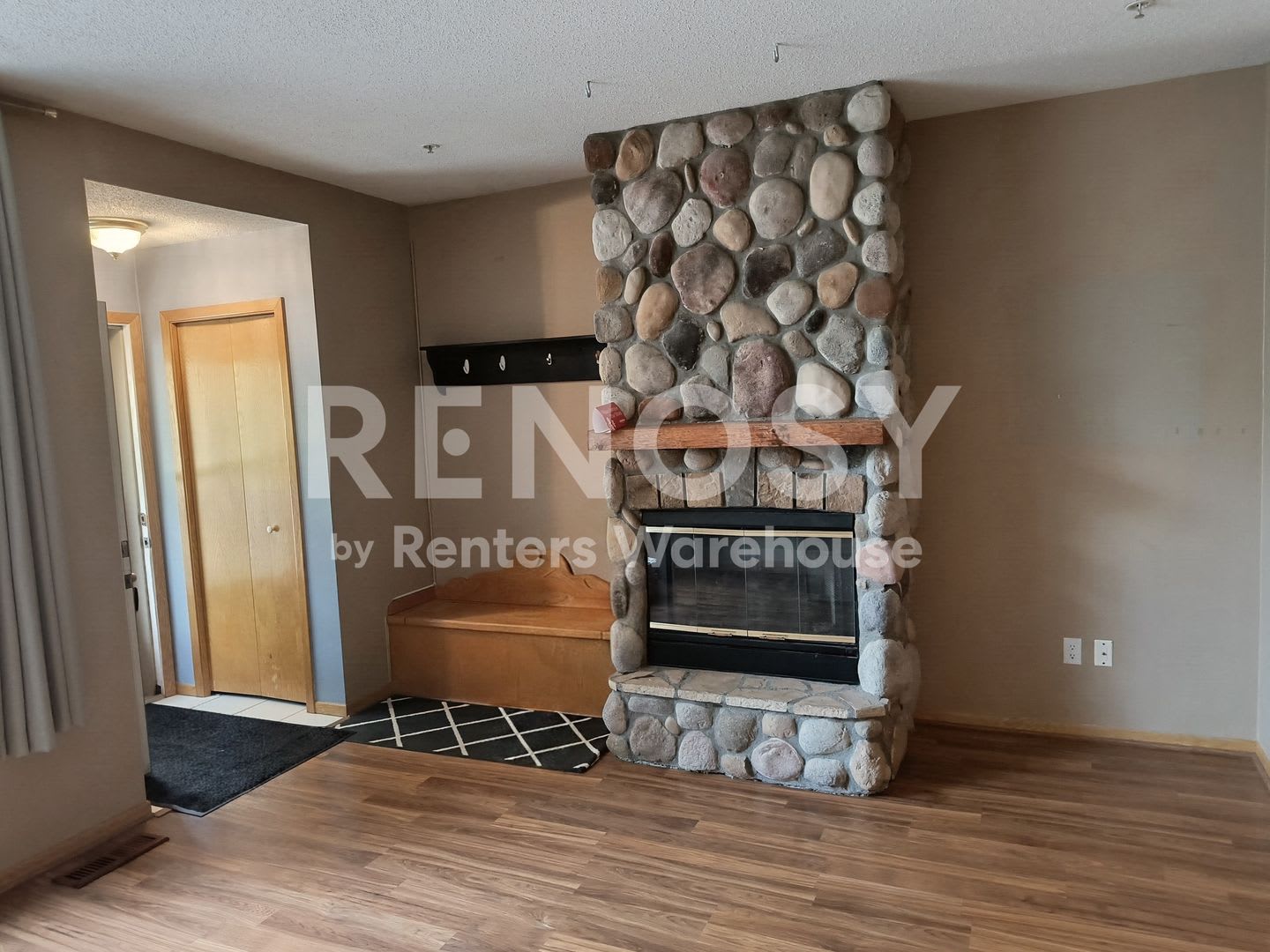 Available Now 2 Bedroom 1.5 Bath Townhouse in Minnetonka – photo 5