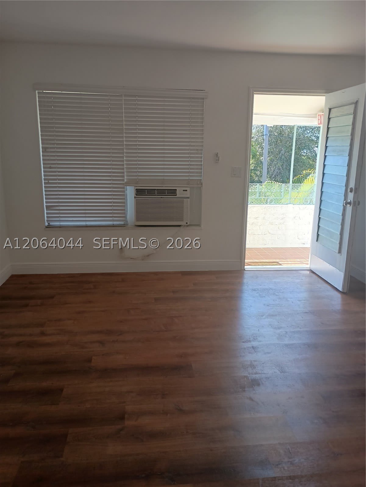 545 74 – photo 1