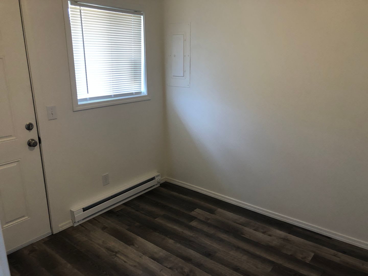 Remodeled Duplex! – photo 4