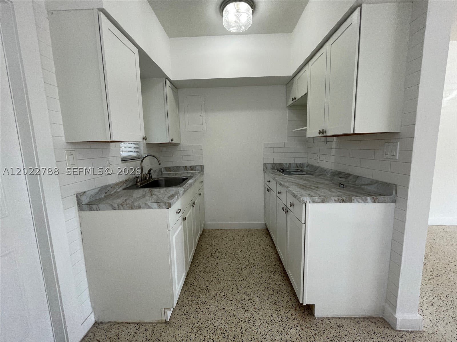 940 SW 4th ave – photo 4