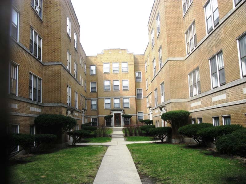 7522 North Hoyne Avenue – photo 2