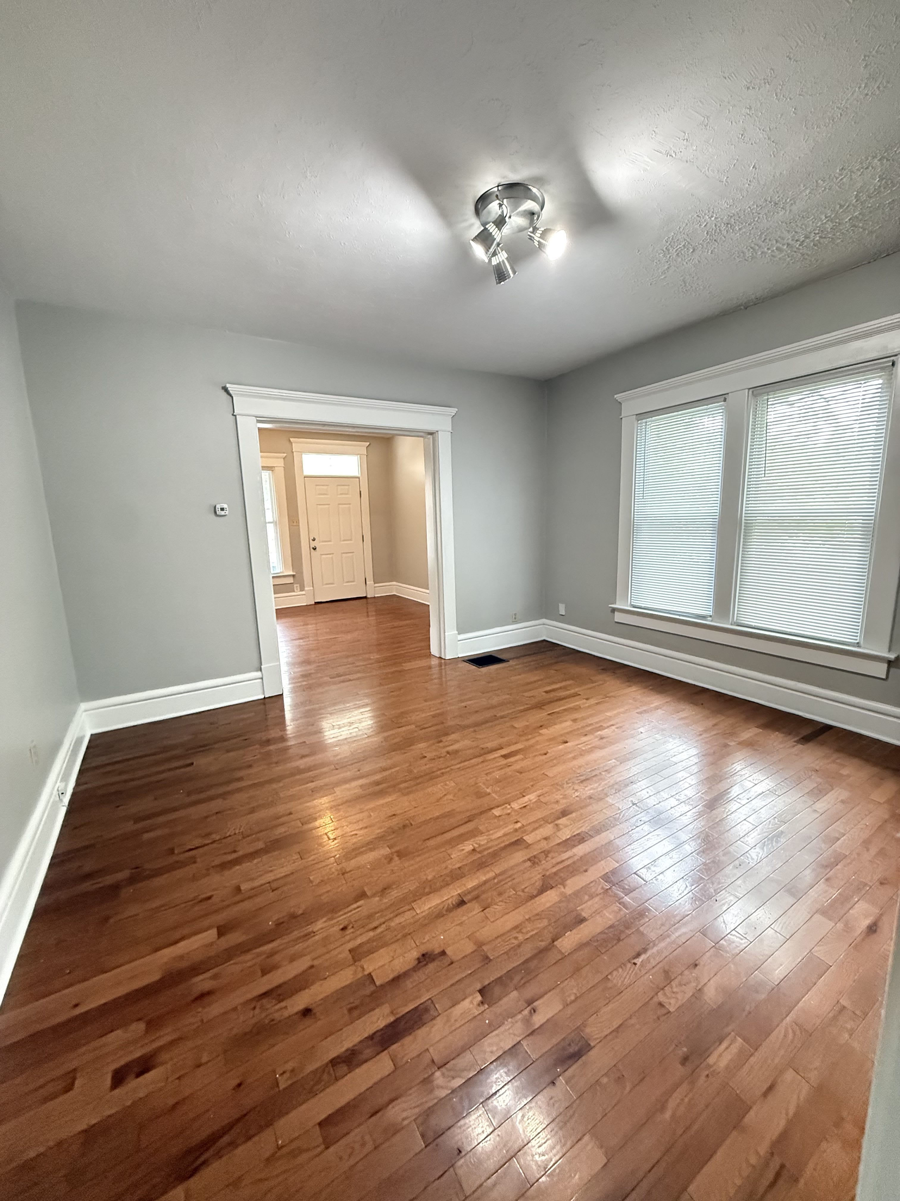 325 Clinton St – photo 3