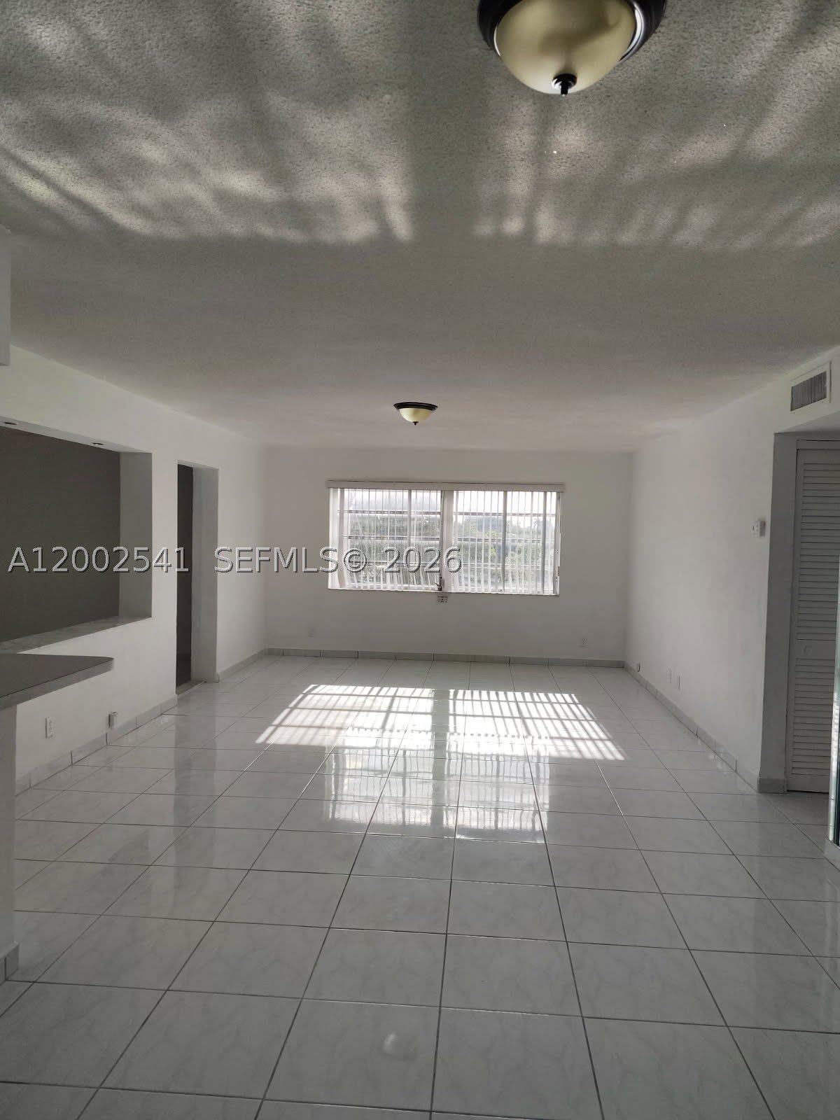 200 NE 12th Ave – photo 1