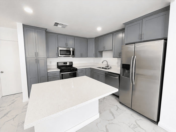 6029 Del Amo Blvd – photo 2