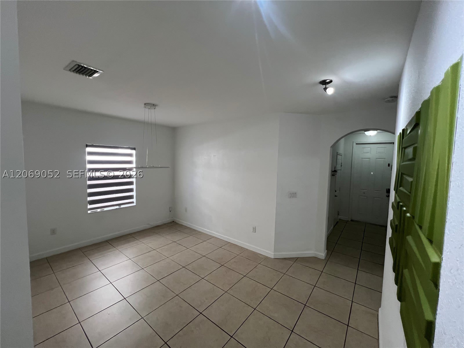 2410 NE 4th St – photo 4