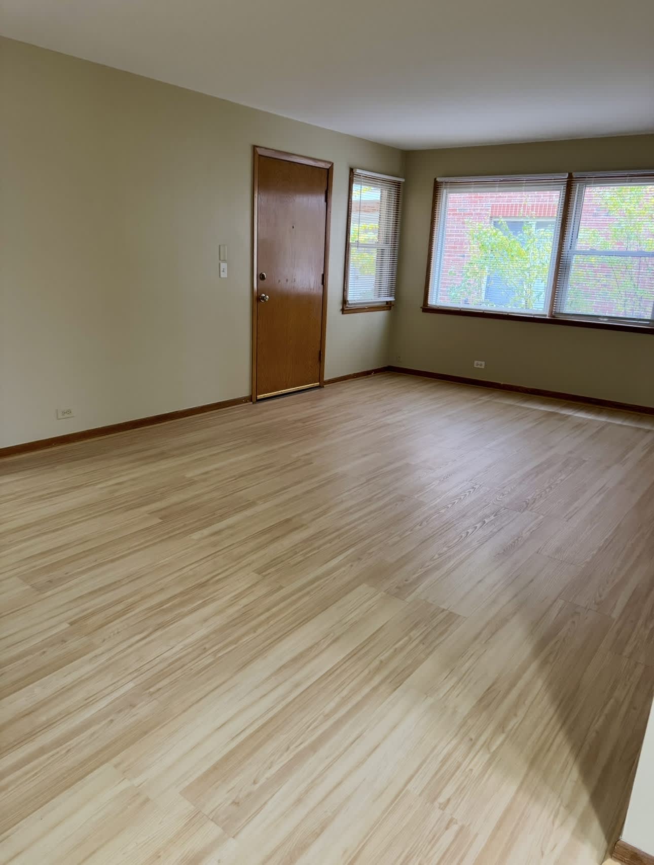 5446 West Gale Street – photo 3