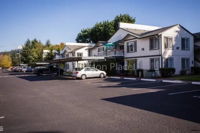 Jefferson Place Apartments – photo 2