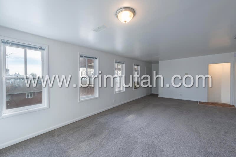 1261-1267 Alameda Avenue – photo 5