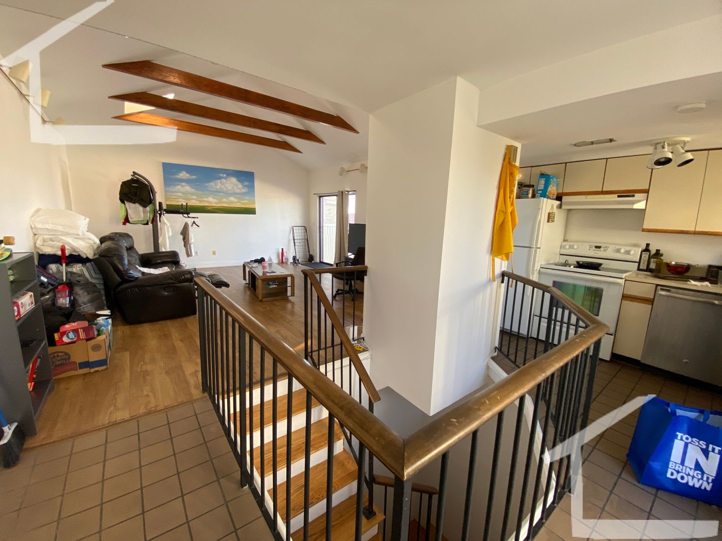 Charming 2 Bedroom-No Broker Fee – photo 2