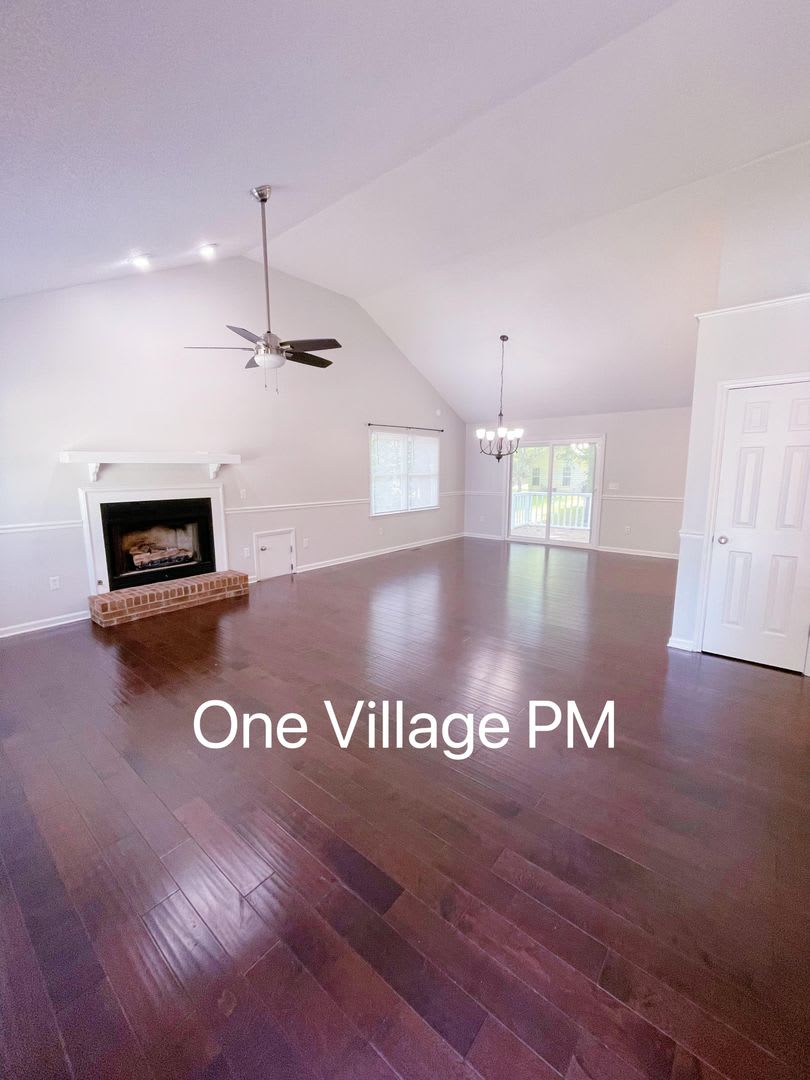 Amazing fully renovated home near 98! – photo 5