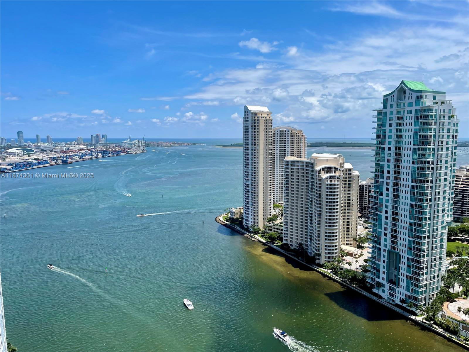 300 South Biscayne Boulevard – photo 1