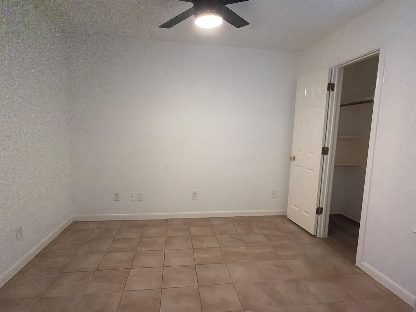 3 Bedroom House With Large Yard Available Now – photo 3