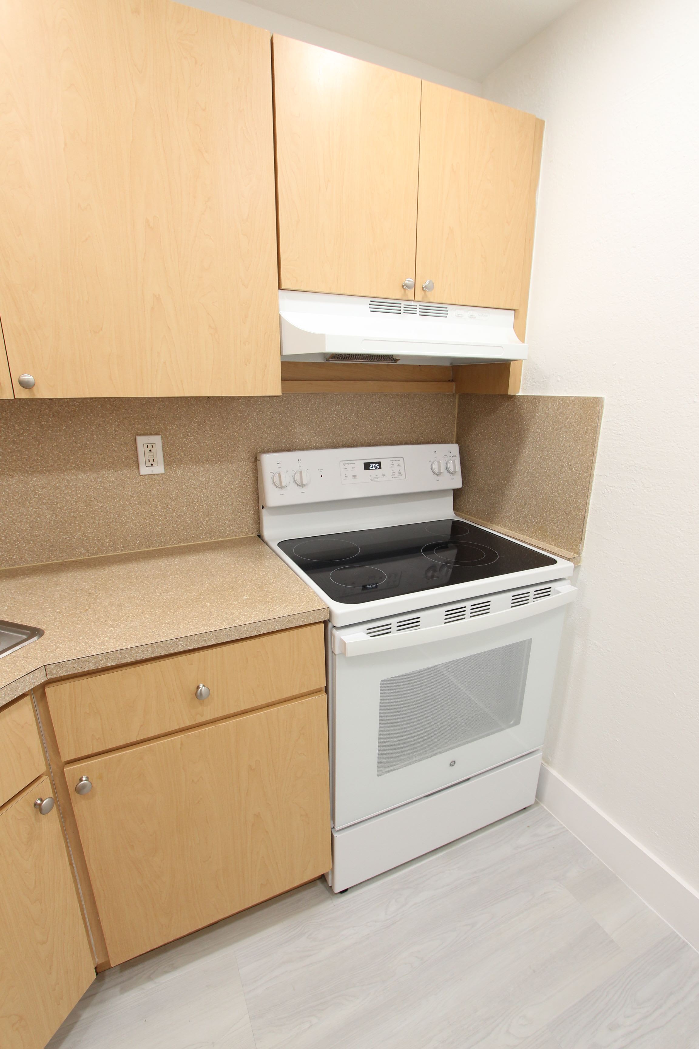 4550 NW 9th St – photo 4